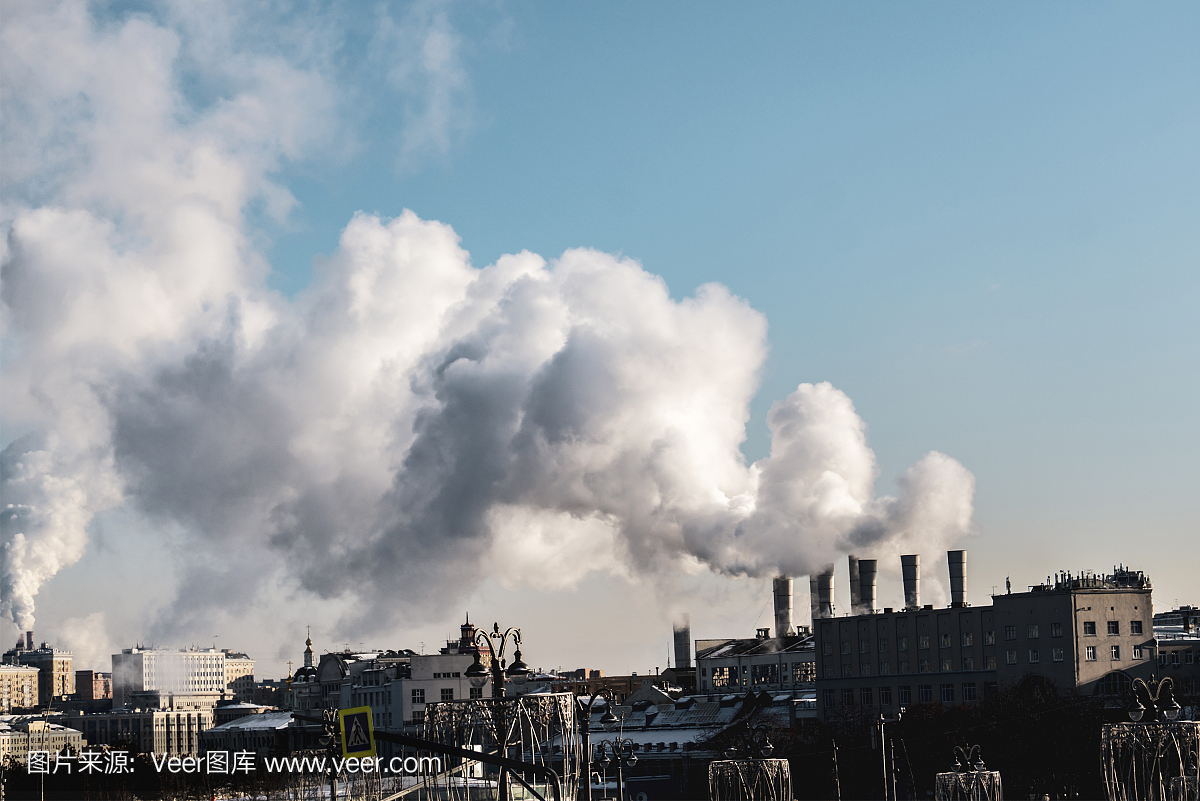 环境问题。工厂管道造成空气污染